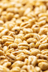 Puffed wheat covered with honey.