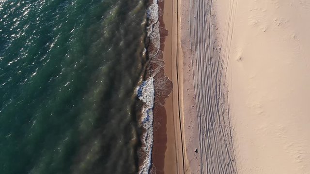 olas del mar y arena 
