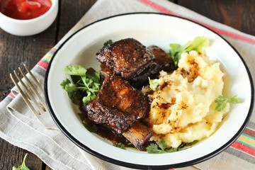 braised short ribs with mashed potatoes. Instant Pot meat . copy space