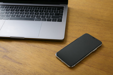 デスク　ビジネス　イメージ