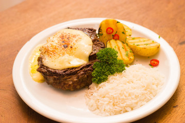 entrecot com batatas