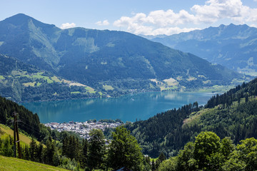 Fototapeta na wymiar Mountains Surrounding Zeller See, Austria