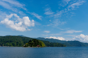 青い空と湖の景色／Lake Nojiri in Nagano Prefecture, Japan