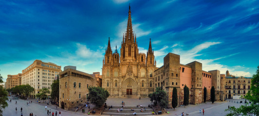 Obraz premium Panorama of Cathedral in Barcelona during Coronavirus pandemic. Barcelona.Catalonia,Spain