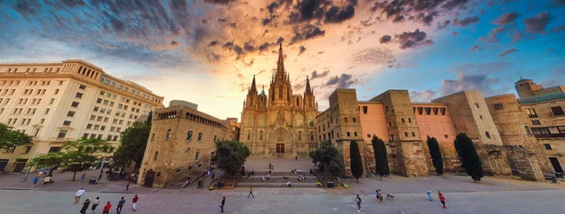 Raamstickers Panorama of Cathedral in Barcelona during Coronavirus pandemic. Barcelona.Catalonia,Spain © VEOy.com