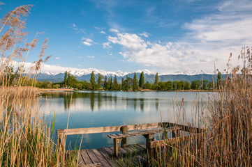 Vue sur le lac d'Aiguebelette en Savoie