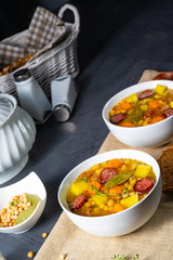 Hearty pea soup after grandmas rezept