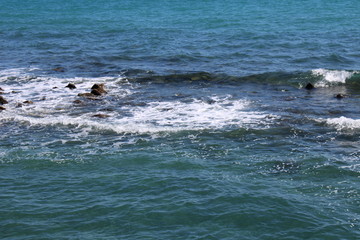 Obraz premium view of waves in blue sea water 