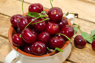 A bowl of fresh organic sweet cherries