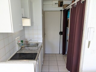 Petit studio, appartement logement en centre ville, mignon avec canapé cuisine ouverte de 18m2...