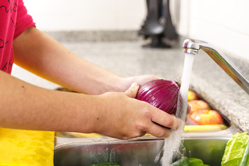 Cleaning of fruits and vegetables by coronavirus