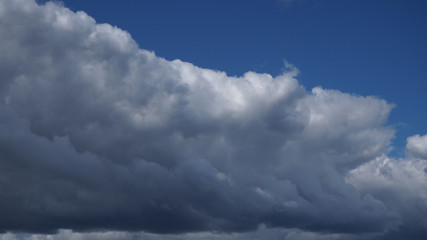 Ciel chargé, beaux contrastes