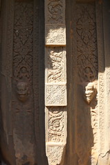 Porte d'un temple à Angkor, Cambodge	