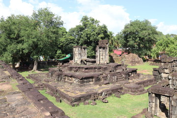 Fototapeta na wymiar Temple Bakong à Angkor, Cambodge 
