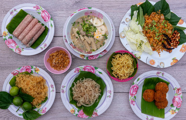 Fototapeta na wymiar Thai Food Mixed Dishes Isaan Mix 