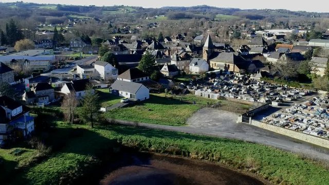 Varetz (Corr&egrave;ze, France) - Vue a&eacute;rienne du village