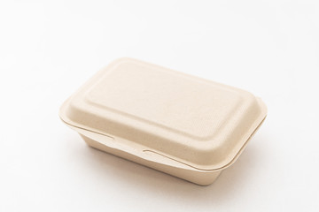 パルプで作られた弁当箱