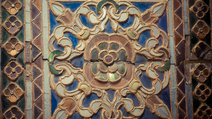 Close up of cracked engraved on wall