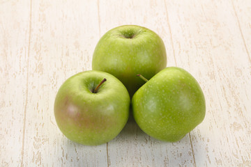 Green ripe apple
