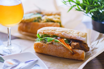 バゲットサンド　サンドイッチ　テイクアウト　デリバリー　持ち帰り　ビール　グルメ　家飲み　宴会