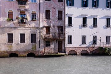 Case sul canale a Treviso