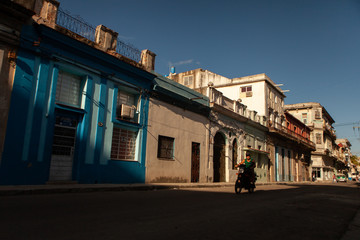 Fototapeta na wymiar street in old Havana