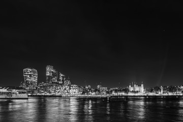 Fototapeta premium View of the London Skyline at dusk
