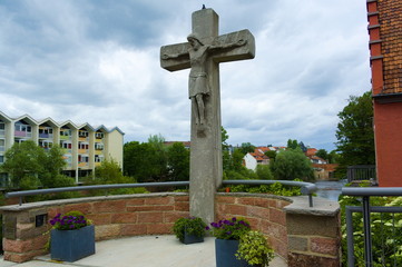 Jesus am Kreuz aus Stein