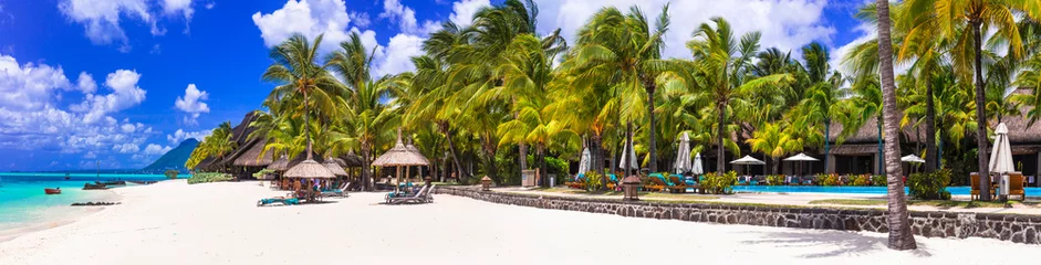 Papier Peint photo Le Morne, Maurice superbe paysage de plage tropicale. Ile paradisiaque Ile Maurice