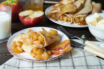 apple cinnamon crepes