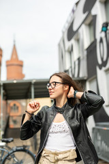 schöne Frau in der Stadt Berlin