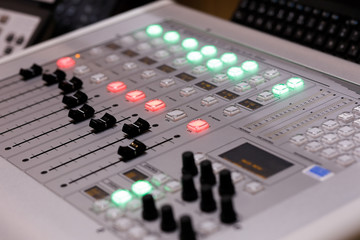 desktop digital broadcast audio mixing console