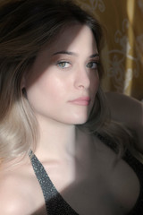 Ritratto di ragazza bionda 