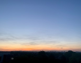 Fototapeta na wymiar EARLY MORNING SUNRISE ACROSS LONDON