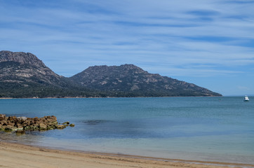 Obraz premium Mountains, beach and see in Tasmania