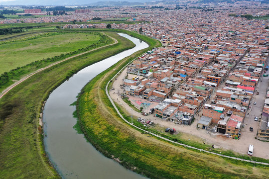 Banderas rojas por hambre en Bogota Covid 19