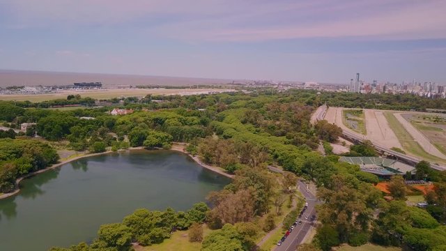 Little lagoon in the middle of Buenos Aires City
Peque&ntilde;a laguna en el medio de la ciudad de Buenos Aires