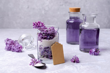Obraz na płótnie Canvas Preparation of syrup from the flowers of lilac.