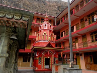 Obraz premium Beautiful Red Lord Ramchandra Temple temple in Shimla