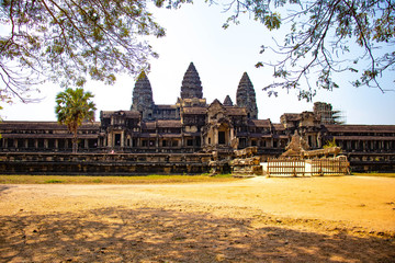 Obraz premium A beautiful view of Angkor Wat temple at Siem Reap, Cambodia.