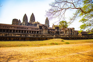 Obraz premium Piękny widok na świątynię Angkor Wat w Siem Reap w Kambodży.