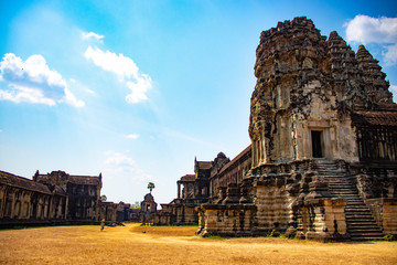 Obraz premium Piękny widok na świątynię Angkor Wat w Siem Reap w Kambodży.