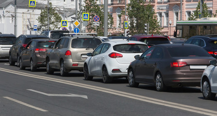 Fototapeta premium Car traffic on the main street of the city