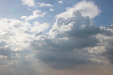 Obraz premium dark blue cloud with white light sky background and city light midnight evening time