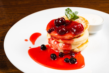 pancakes with berry sauce