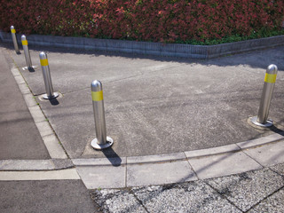 Social distance. Easy-to-understand image.