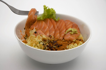 noodle with salmon