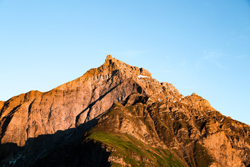 Berg bei Sonnenuntergang.