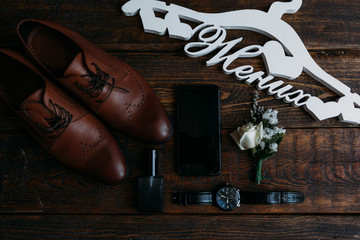 wedding accessories groom trempel with the translation 