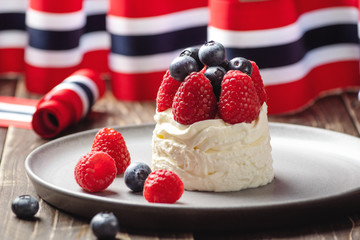 raspberry and cream dessert